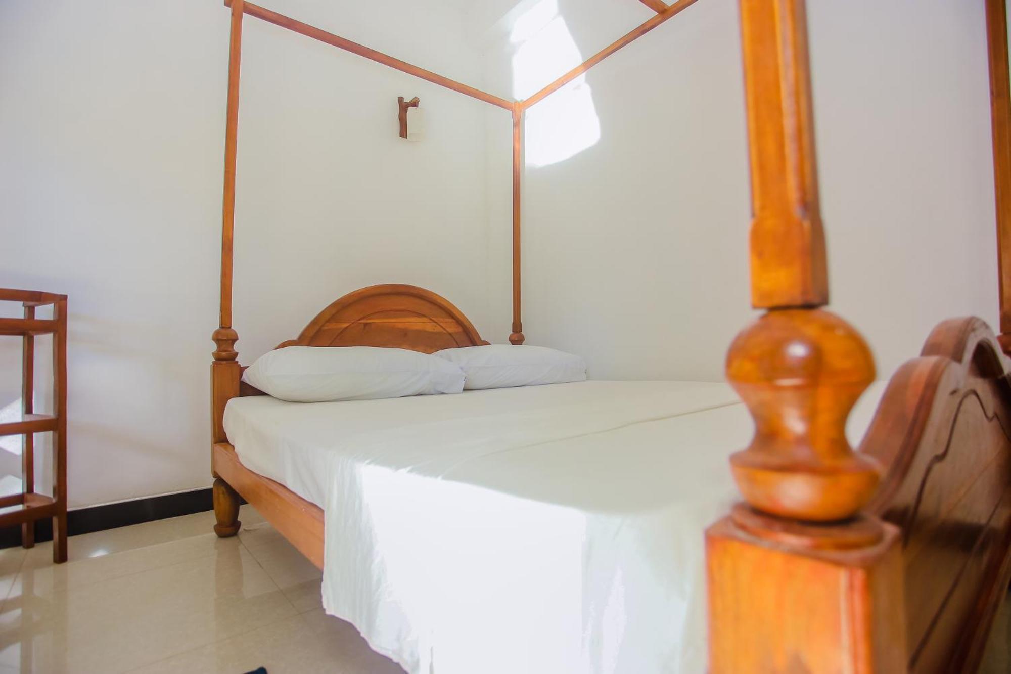 Little Angels Bed & Breakfast Mirissa Dış mekan fotoğraf
