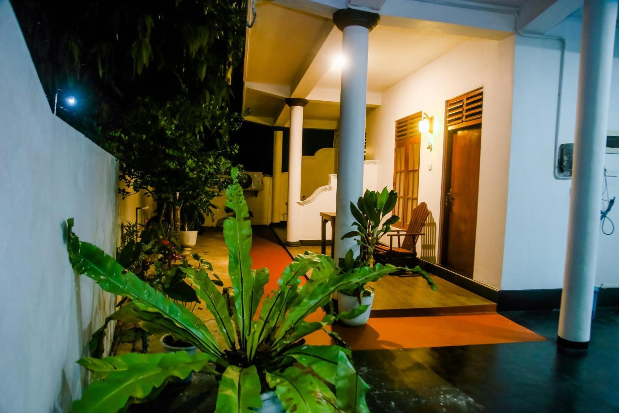 Little Angels Bed & Breakfast Mirissa Dış mekan fotoğraf