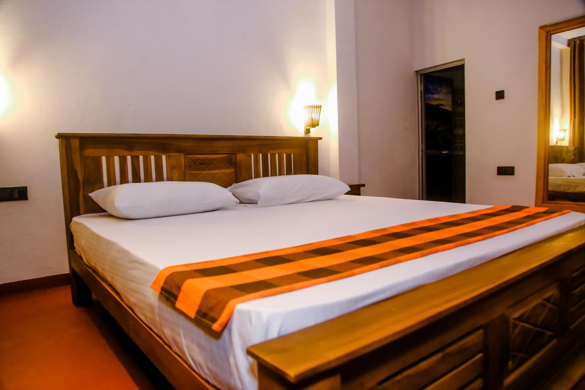 Little Angels Bed & Breakfast Mirissa Dış mekan fotoğraf
