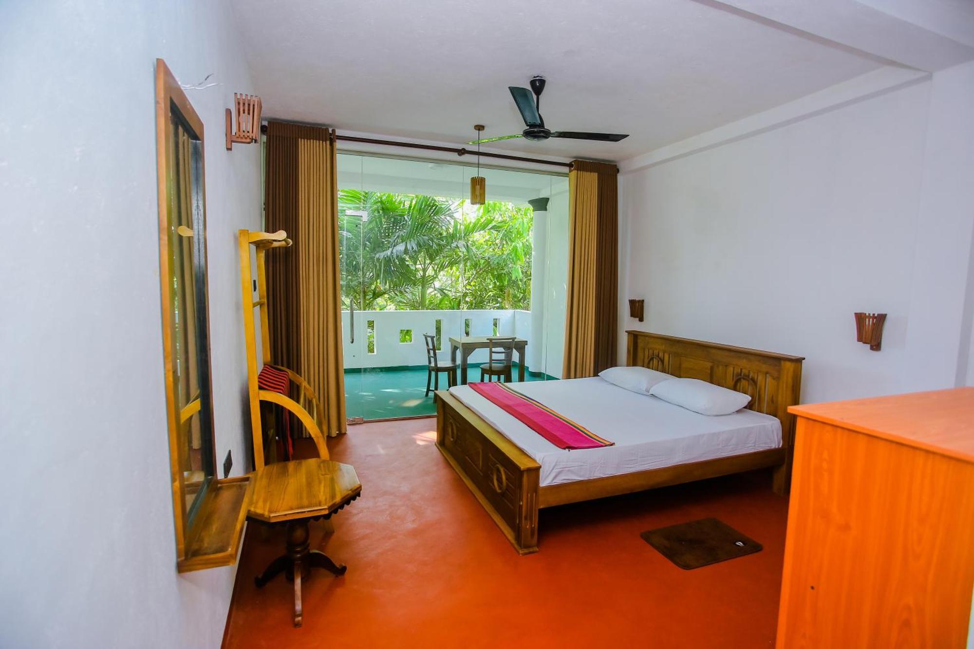 Little Angels Bed & Breakfast Mirissa Dış mekan fotoğraf