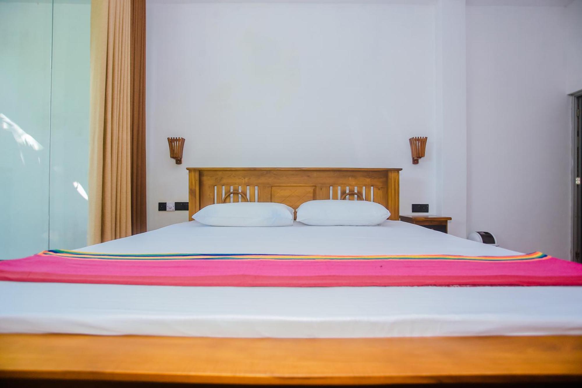 Little Angels Bed & Breakfast Mirissa Dış mekan fotoğraf
