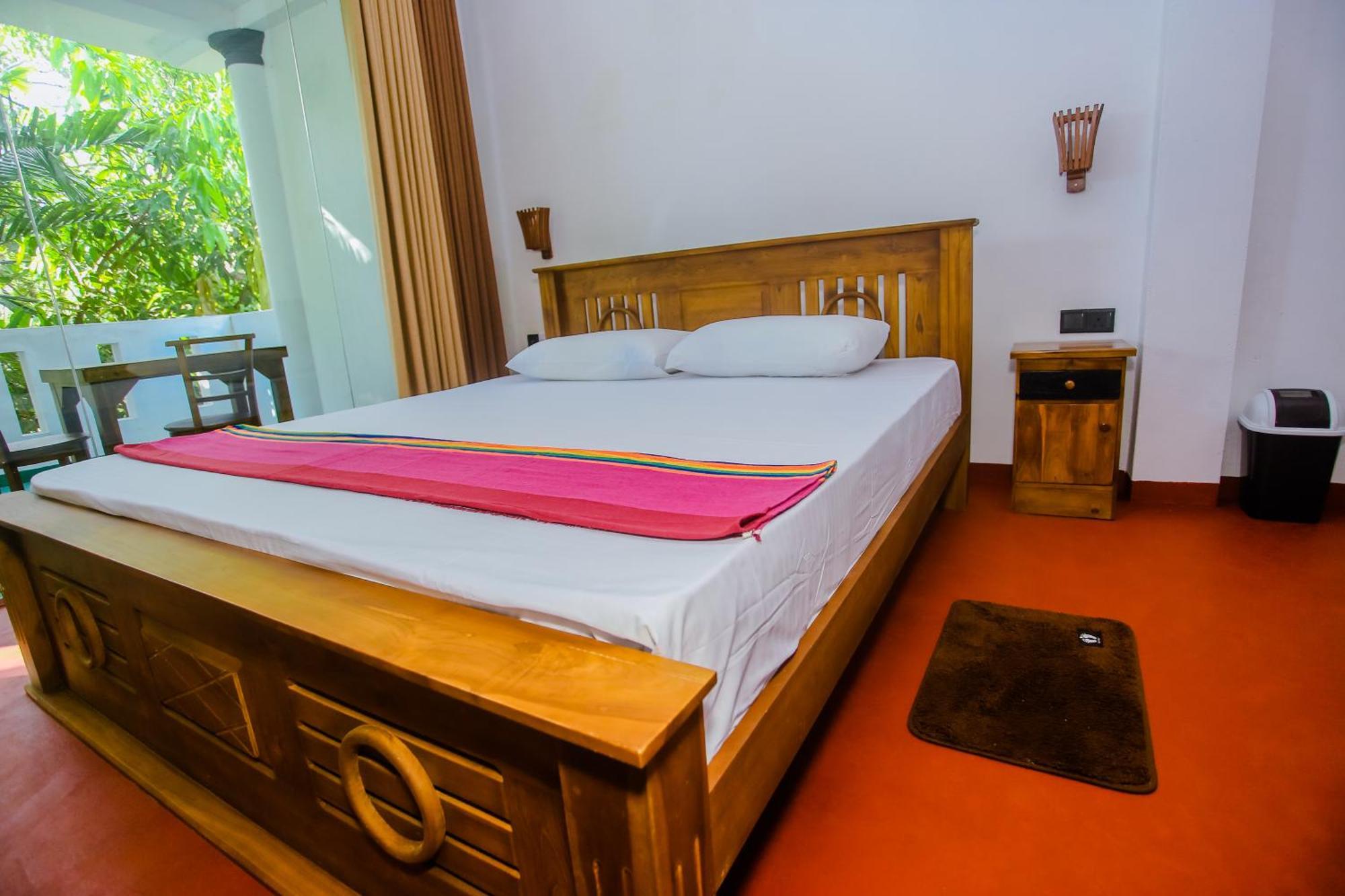 Little Angels Bed & Breakfast Mirissa Dış mekan fotoğraf