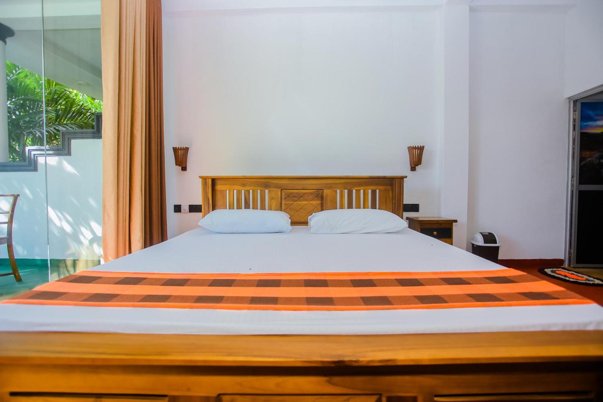 Little Angels Bed & Breakfast Mirissa Dış mekan fotoğraf