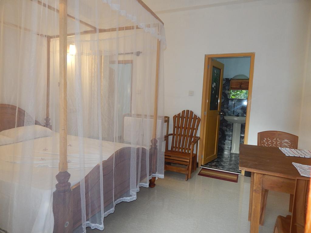 Little Angels Bed & Breakfast Mirissa Oda fotoğraf